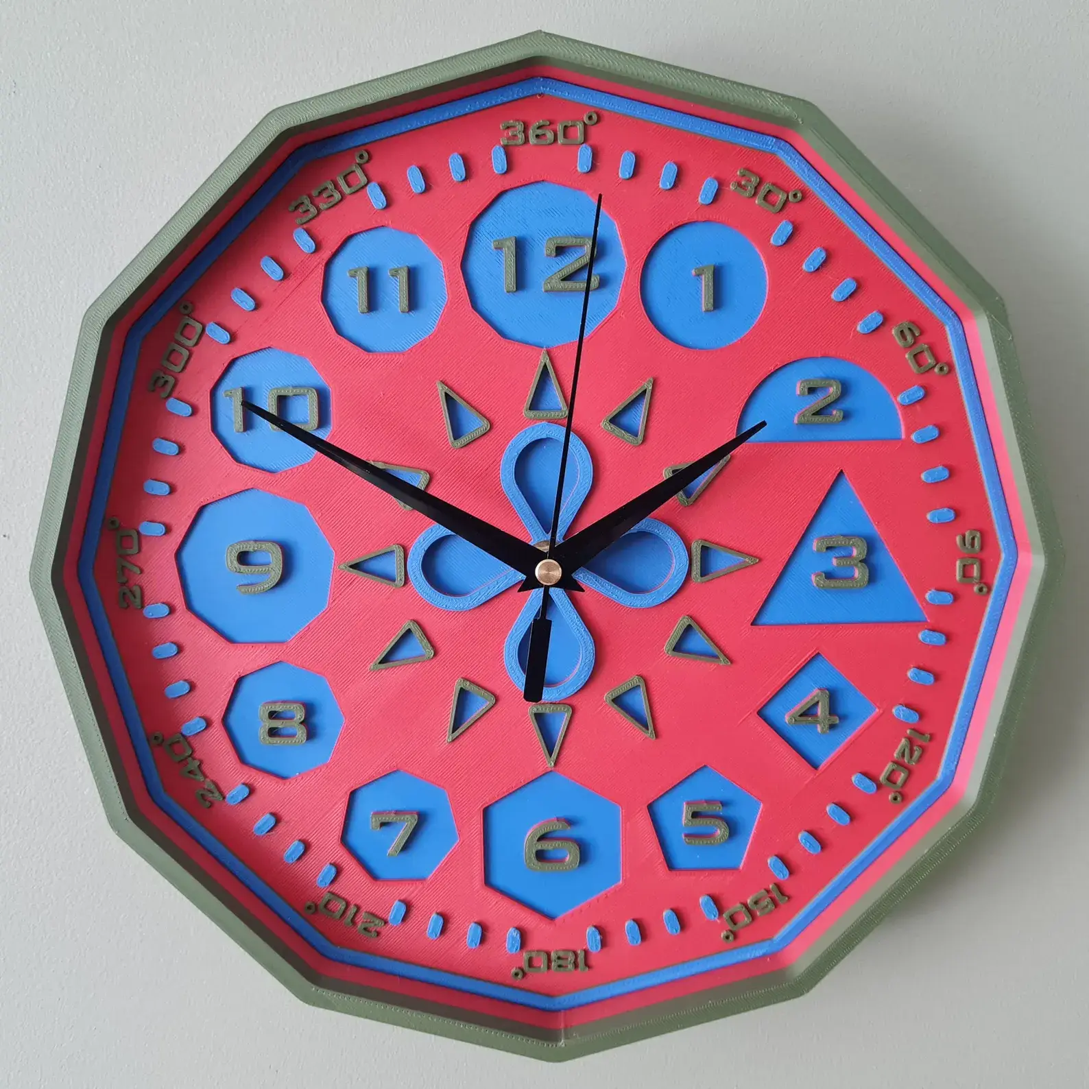 Dodecagon wall clock (1)
